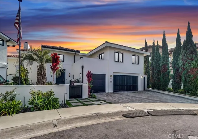 Photo 3 of Single family home for sale at 16412 Ardsley Cir, Huntington Beach, CA 92649 | MLS# OC26094909 | Listing updated on 2026-10-01