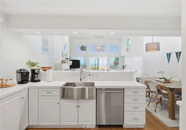 5th image of 2202 W Oceanfront, Newport Beach, CA 92663 | MLS# PW26102268