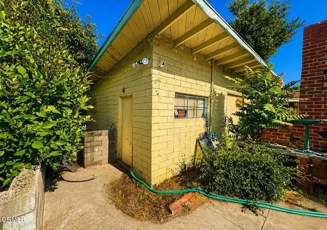 Homes for sale in Pasadena, CA | 1790 Mentone Ave, Pasadena, CA 91103 | MLS# P1-27094