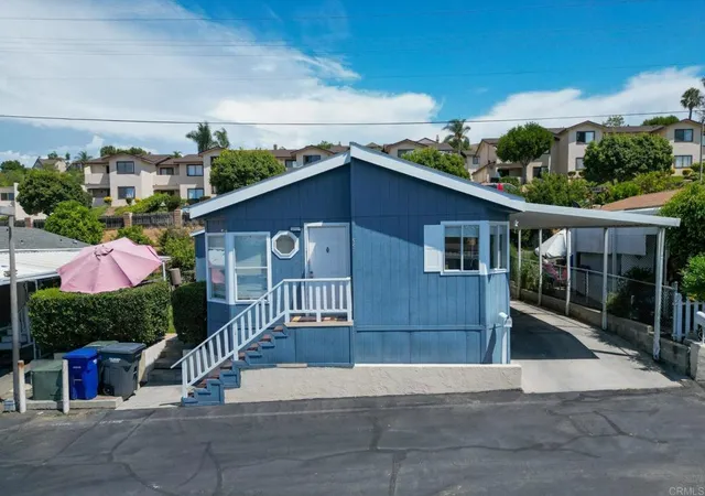 Homes for sale in Fallbrook, CA | 1455 Alturas Rd #55, Fallbrook, CA 92028 | MLS# NDP2604556