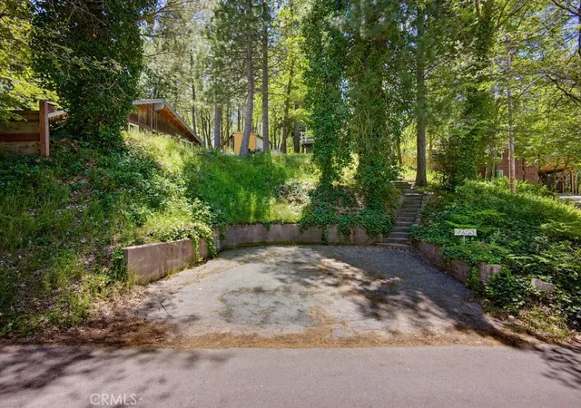 Photo 2 of Single family home for sale at 22951 Redwood, Crestline, CA 92325 | MLS# CV26102316 | Listing updated on 2026-09-28