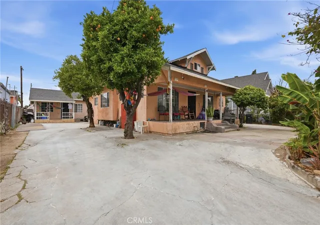 1st image of 1472 W 37th, Los Angeles, CA 90018 | MLS# DW26102332