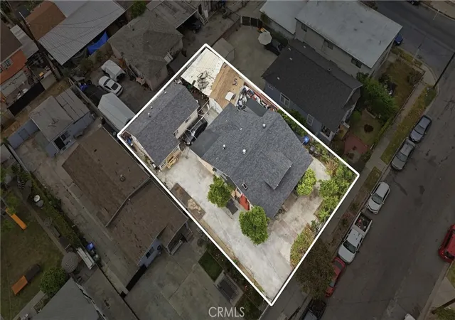 3rd image of 1472 W 37Th, Los Angeles, CA 90018 | MLS# DW26102332