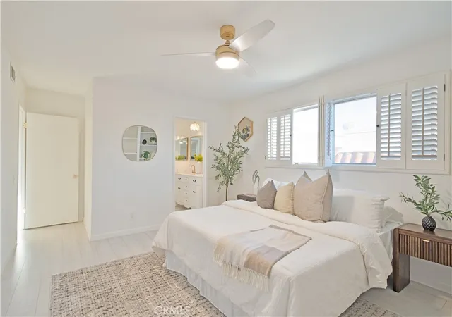 Homes for sale in Encino, CA | 5400 Lindley Ave #322, Encino, CA 91316 | MLS# SR26102055