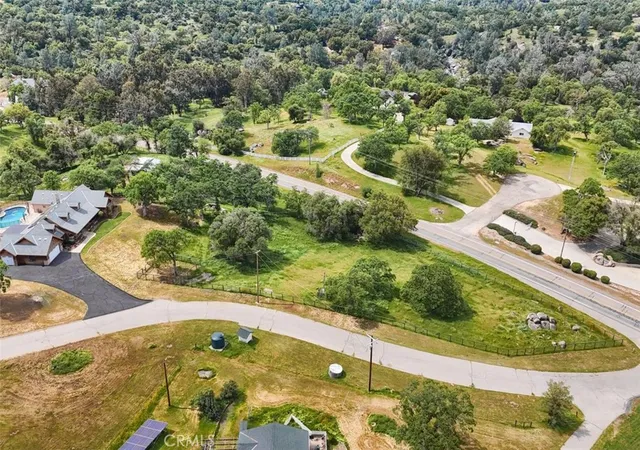 Homes for sale in Coarsegold, CA | 32028 Cattle Wy, Coarsegold, CA 93614 | MLS# FR26102425
