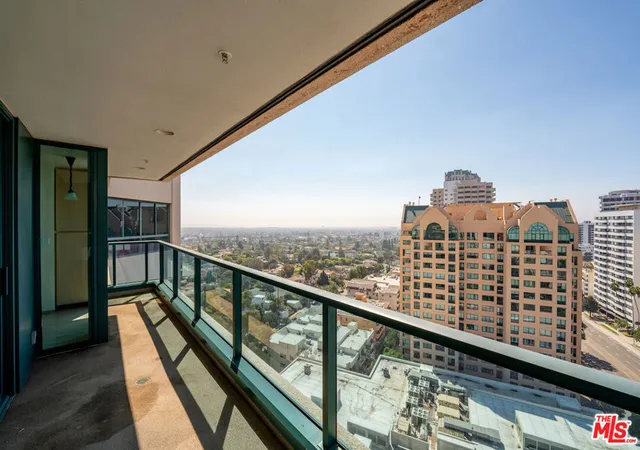 2nd image of 10490 Wilshire Blvd #1402, Los Angeles, CA 90024 | MLS# 26831821