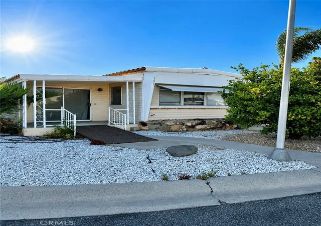 Photo 1 of Manufactured home for sale at 101 Santa Clara Cir, Hemet, CA 92543 | MLS# SW26102548 | Listing updated on 2026-05-12