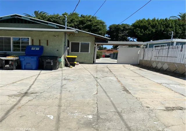 Homes for sale in Los Angeles, CA | 1650 W 39Th Pl, Los Angeles, CA 90062 | MLS# RS26048897