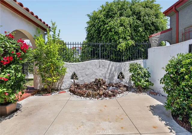 4th image of 7607 8Th Ave, Los Angeles, CA 90043 | MLS# PW26102601