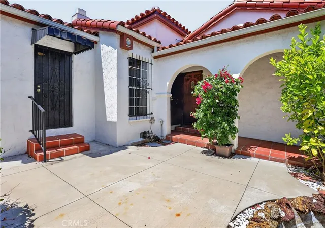 5th image of 7607 8Th Ave, Los Angeles, CA 90043 | MLS# PW26102601