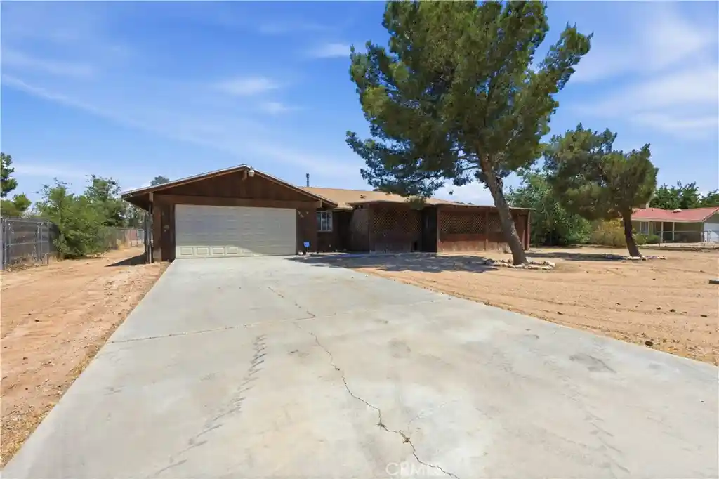 Photo 1 of Sale Pending at 12365 Waynoka Rd, Apple Valley, CA 92308 | MLS# HD26102512 | Listing updated on 2026-08-03