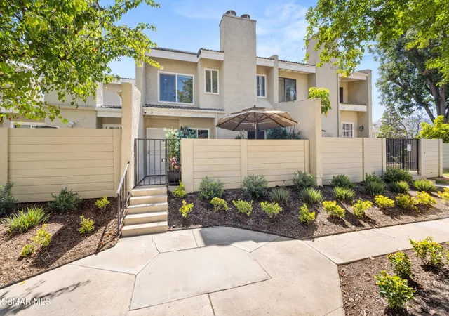 Homes for sale in Simi Valley, CA | 1928 Stow St, Simi Valley, CA 93063 | MLS# 226002186