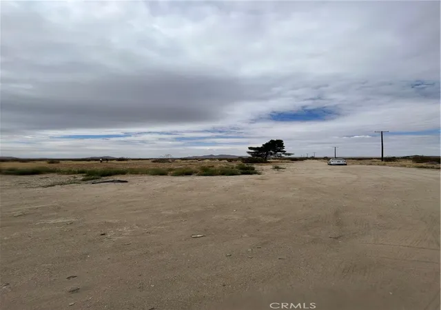 4th image of 20505 Palmdale Blvd E, Palmdale, CA 93591 | MLS# PW26102477