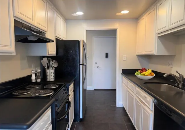 Photo 2 of Condo for sale at 1469 El Camino Real #1, Burlingame, CA 94010 | MLS# ML82046733 | Listing updated on 2026-09-23