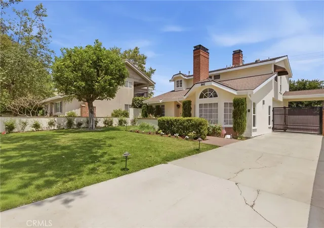 Photo 2 of Single family home for sale at 3642 Locust Ave, Long Beach, CA 90807 | MLS# SB26101850 | Listing updated on 2026-09-29