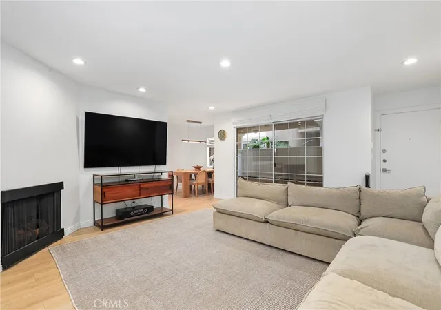Homes for sale in Santa Monica, CA | 1228 14Th St #103, Santa Monica, CA 90404 | MLS# SB26102093