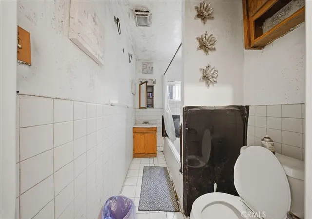 3rd image of 511 N Chester, Compton, CA 90221 | MLS# DW26102786