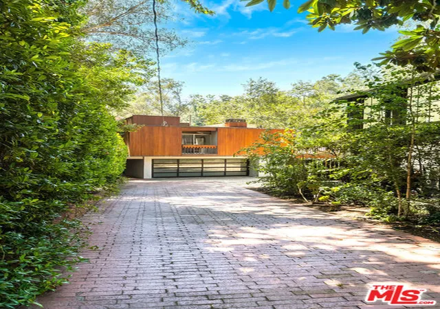 3rd image of 681 Brooktree Rd, Santa Monica, CA 90402 | MLS# 26832467