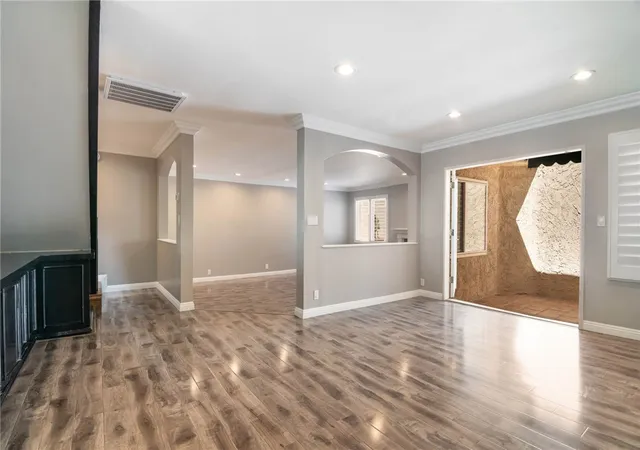 Photo 2 of Townhouse for sale at 5401 Zelzah #115, Encino, CA 91316 | MLS# BB26102751 | Listing updated on 2026-09-02