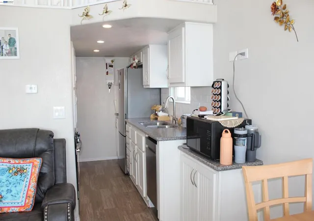 5th image of 621 E Lockeford Street, Lodi, CA 95240 | MLS# 41134317
