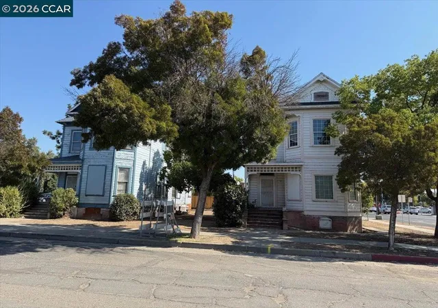2nd image of 161 S 3rd Ave, Oakdale, CA 95361 | MLS# 41134322