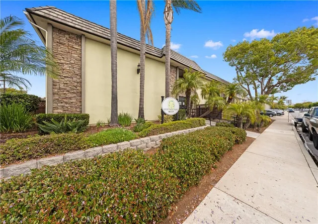 Homes for sale in San Diego, CA | 6602 Beadnell Wy #22, San Diego, CA 92117 | MLS# WS26099179