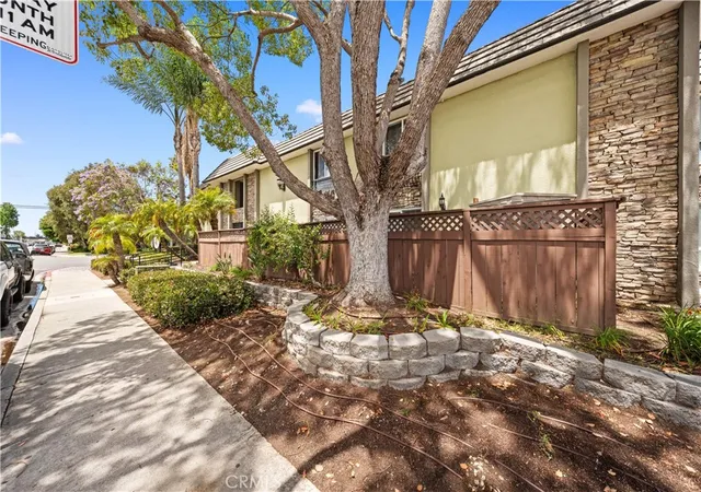 3rd image of 6602 Beadnell Wy, San Diego, CA 92117