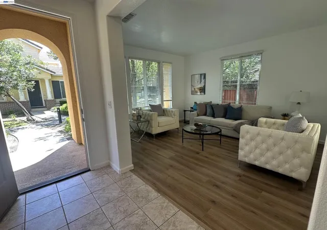 Photo 3 of Single family home for sale at 140 W Brilloso Ln, Tracy, CA 95391 | MLS# 41134327 | Listing updated on 2026-09-07