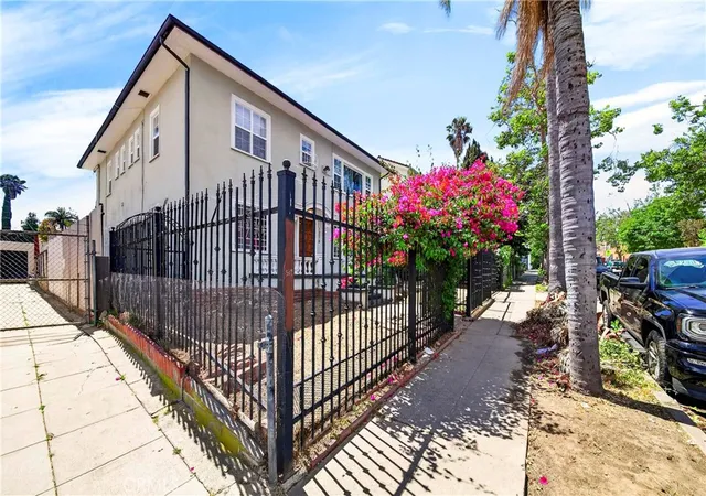 3rd image of 1276 S Plymouth, Los Angeles, CA 90019 | MLS# PW26102985