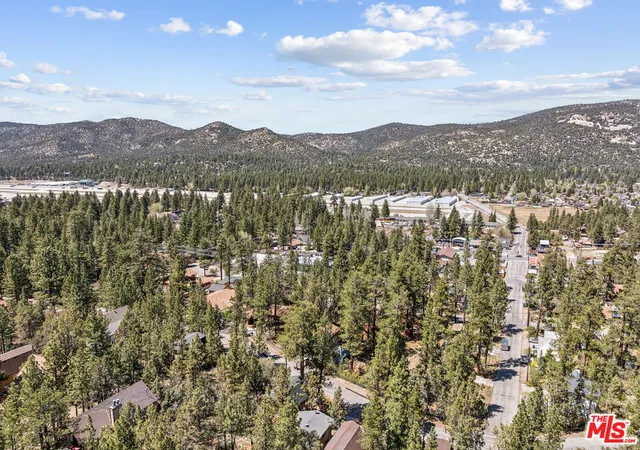 30th image of 109 W Aeroplane Blvd, Big Bear City, CA 92314 | MLS# 26832799