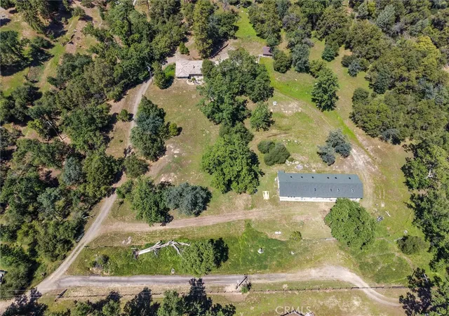 4th image of 51300 Road 426, Oakhurst, CA 93644 | MLS# FR26102461