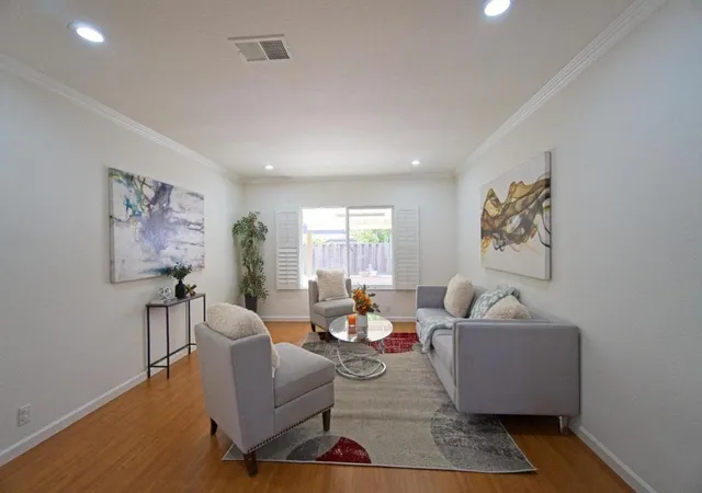 3rd image of 942 Junesong Wy, San Jose, CA 95133 | MLS# ML82046562