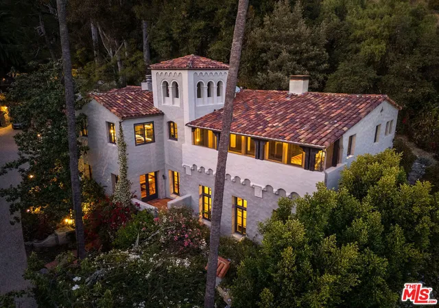 2nd image of 1900 N Vista St, Los Angeles, CA 90046 | MLS# 26831535