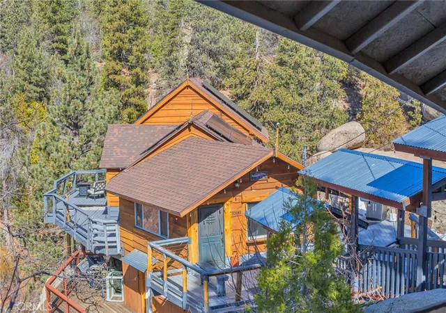 Photo 4 of Single family home for sale at 33141 Big Bear Lake Rd, Running Springs, CA 92382 | MLS# IG26101805 | Listing updated on 2026-10-07