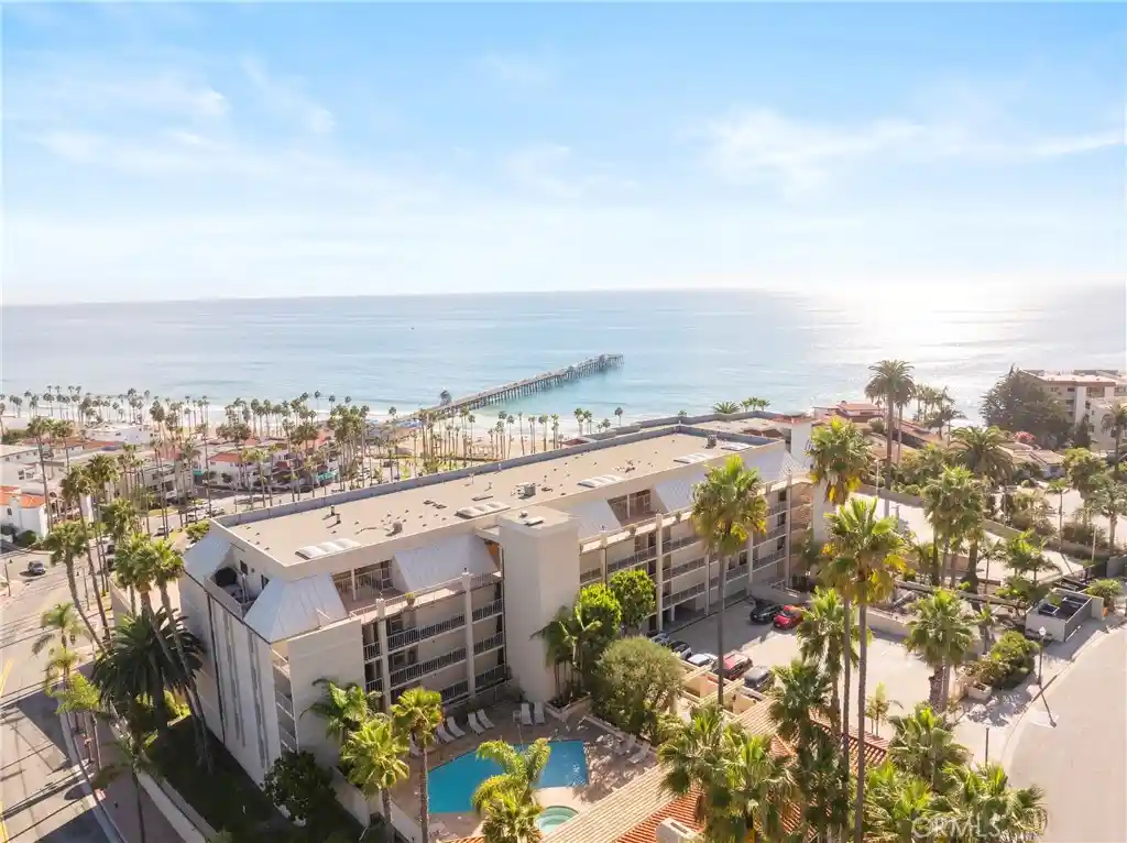 Listing Photo 2 - Condo for sale in 405 Avenida Granada located at 405 Avenida Granada, San Clemente, CA 92672 - Unit #212