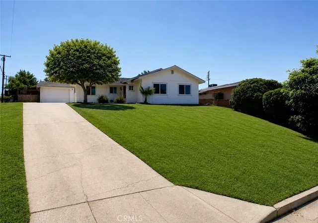 Homes for sale in Bakersfield, CA | 2425 Castle Dr, Bakersfield, CA 93306 | MLS# WS26103073