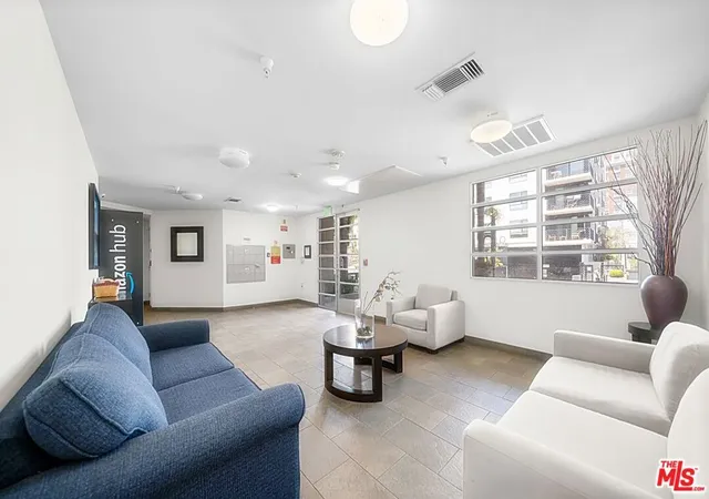 5th image of 2864 Sunset Pl, Los Angeles, CA 90005