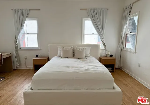 2nd image of 1111 N Vis St, Los Angeles, CA 90046