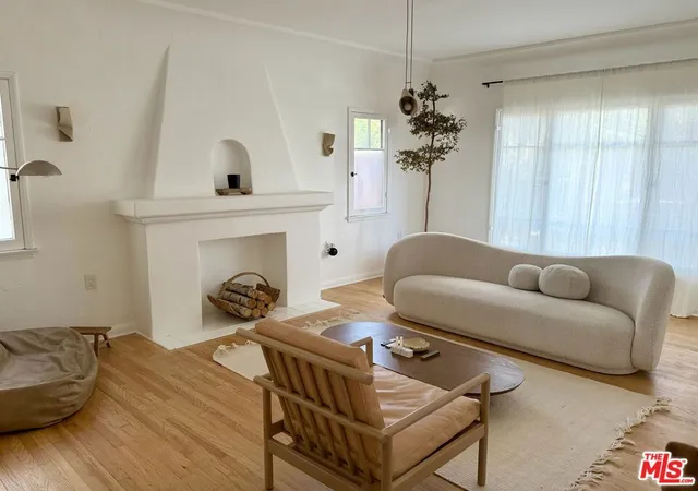1st image of 1111 N Vista St, Los Angeles, CA 90046 | MLS# 26832875