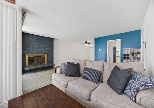 Listing Photo 1 - Condo for sale in building located at 1335 Edgewood Wy, Oxnard, CA 93030