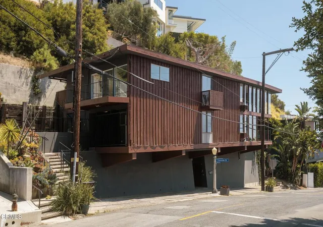 2nd image of 1600 Sunset Plaza Dr, Los Angeles, CA 90069 | MLS# P1-27116