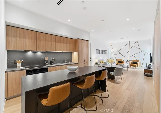 Condo for sale at 1030 N Kings Rd #405, West Hollywood, CA 90069 | MLS# SR26103329