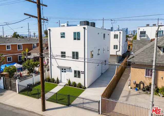 1st image of 423 E 31st St, Los Angeles, CA 90011 | MLS# 26832865