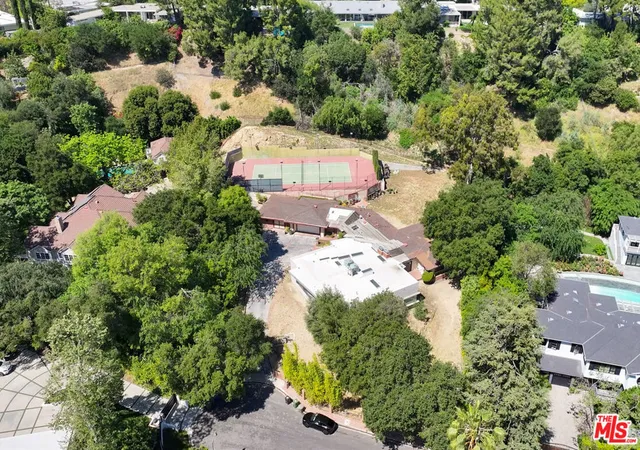 2nd image of 16145 High Valley Pl, Encino, CA 91436 | MLS# 26832835