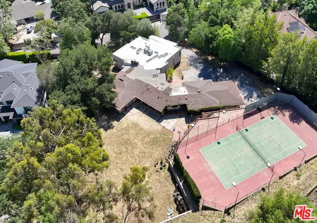 3rd image of 16145 High Valley Pl, Encino, CA 91436 | MLS# 26832835