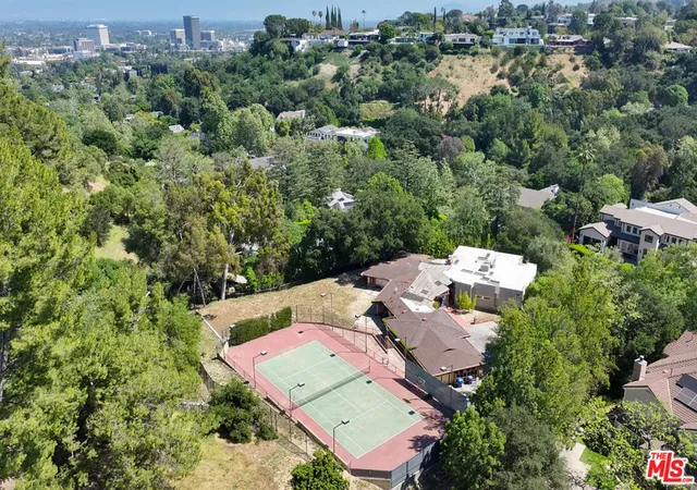4th image of 16145 High Valley Pl, Encino, CA 91436 | MLS# 26832835