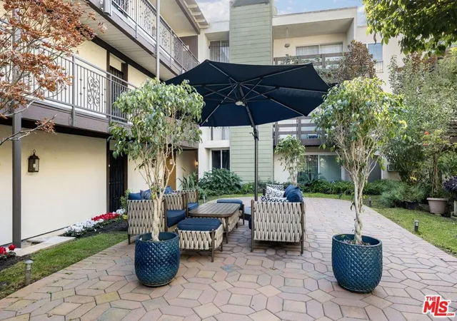 Homes for sale in Los Angeles, CA | 525 S Ardmore Avenue, Los Angeles, CA 90020 | Houzeo