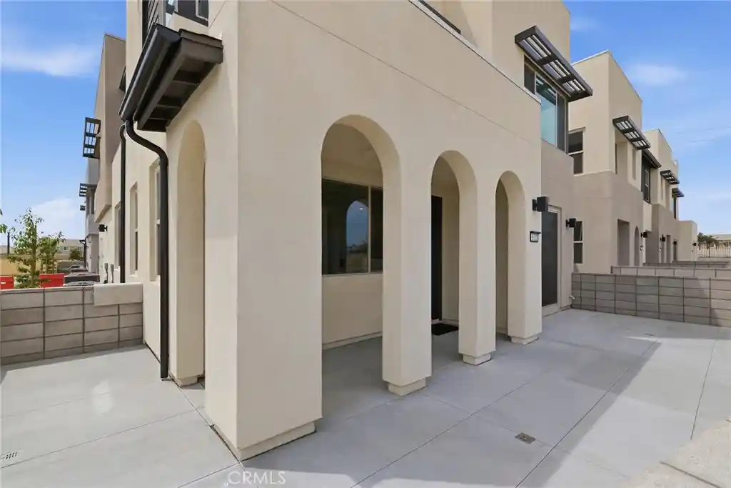Townhouse for sale at 3322 S Ruby Paseo, Ontario, CA 91761 | MLS# OC26103383