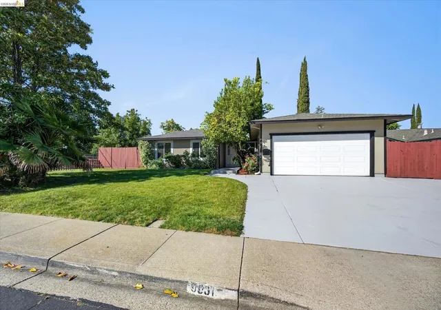 Photo 2 of Single family home for sale at 901 Helix Dr, Concord, CA 94518 | MLS# 41134396 | Listing updated on 2026-10-07