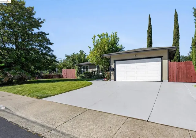 Photo 3 of Single family home for sale at 901 Helix Dr, Concord, CA 94518 | MLS# 41134396 | Listing updated on 2026-10-07